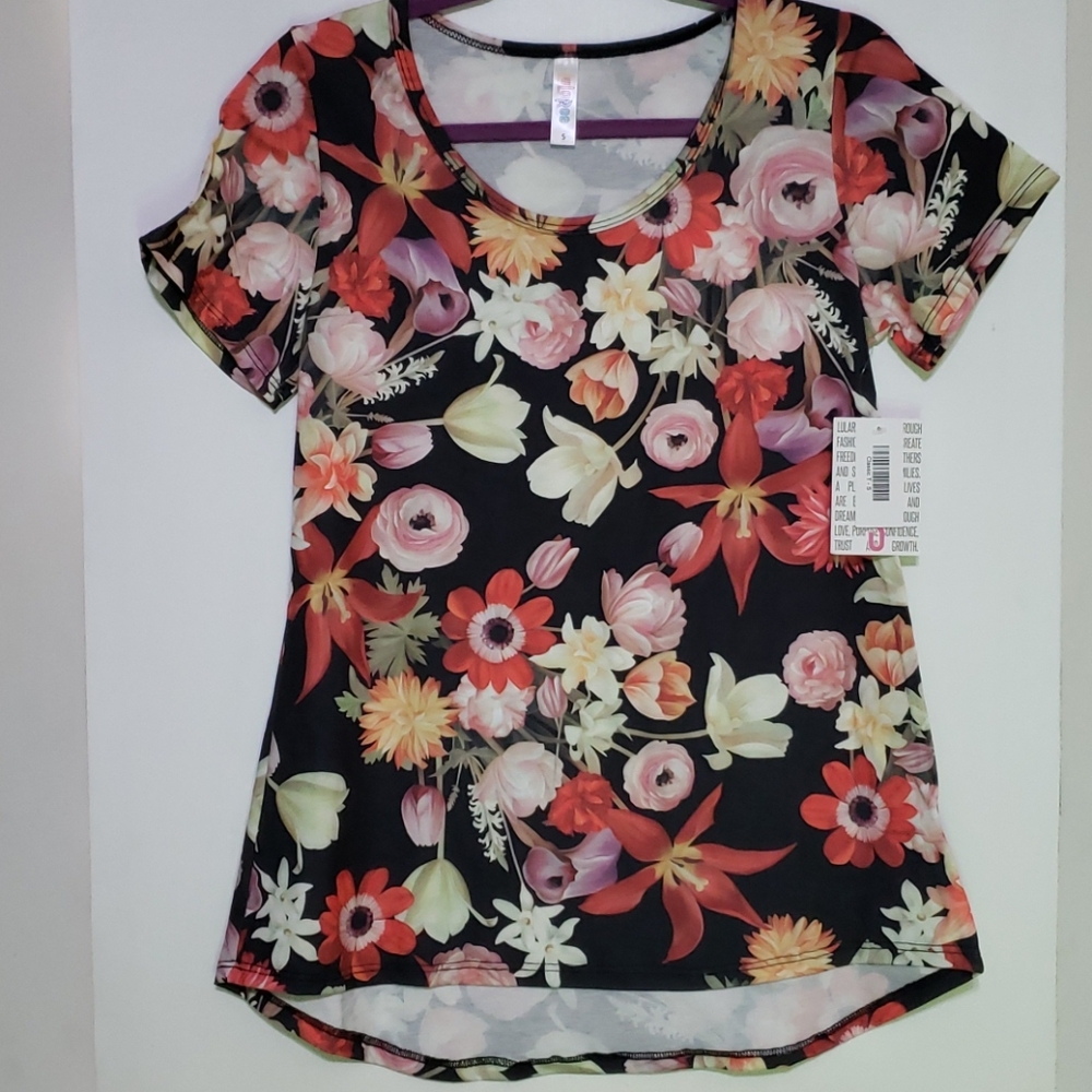 NWT LuLaRoe Classic T